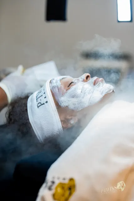 Soin du visage sous vapeur au P-TWINS BEAUTY SPA